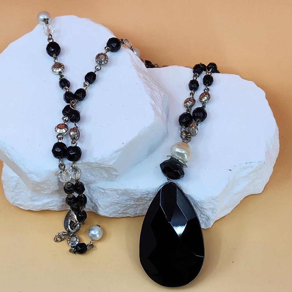 White House Black Market Black Faceted Teardrop Pearl Beaded Statement Necklace